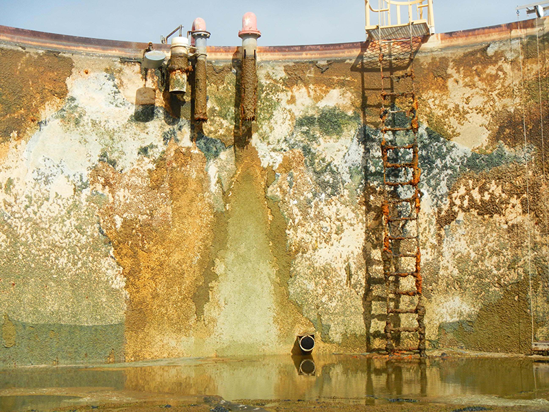 BEFORE: Fire water tank restoration in Gladstone, QLD